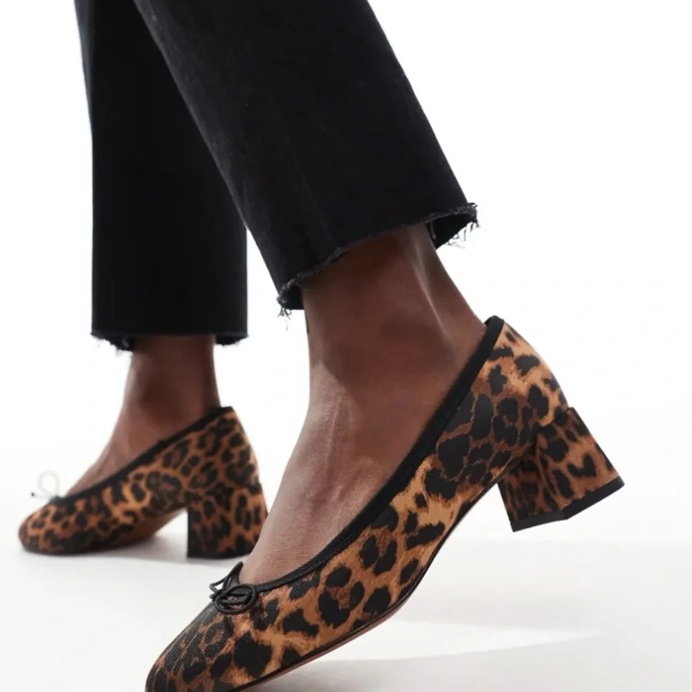 Brown Leopard Print Block Heels with Rounded Toe - Picture 1 of 4